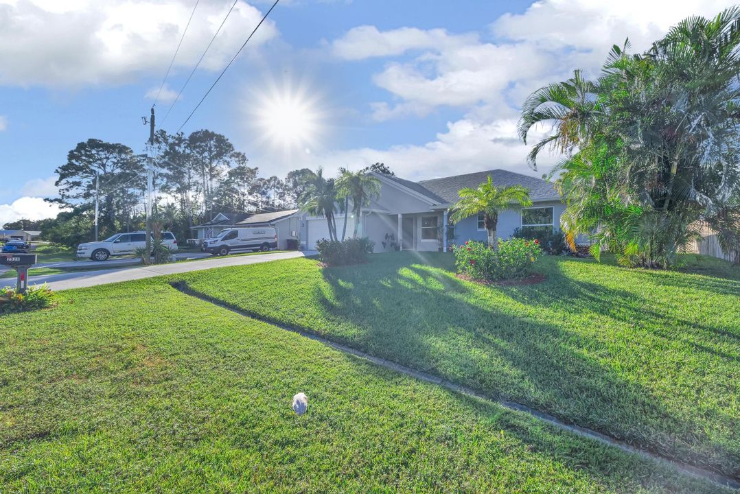 For Sale: $375,000 (3 beds, 2 baths, 1547 Square Feet)