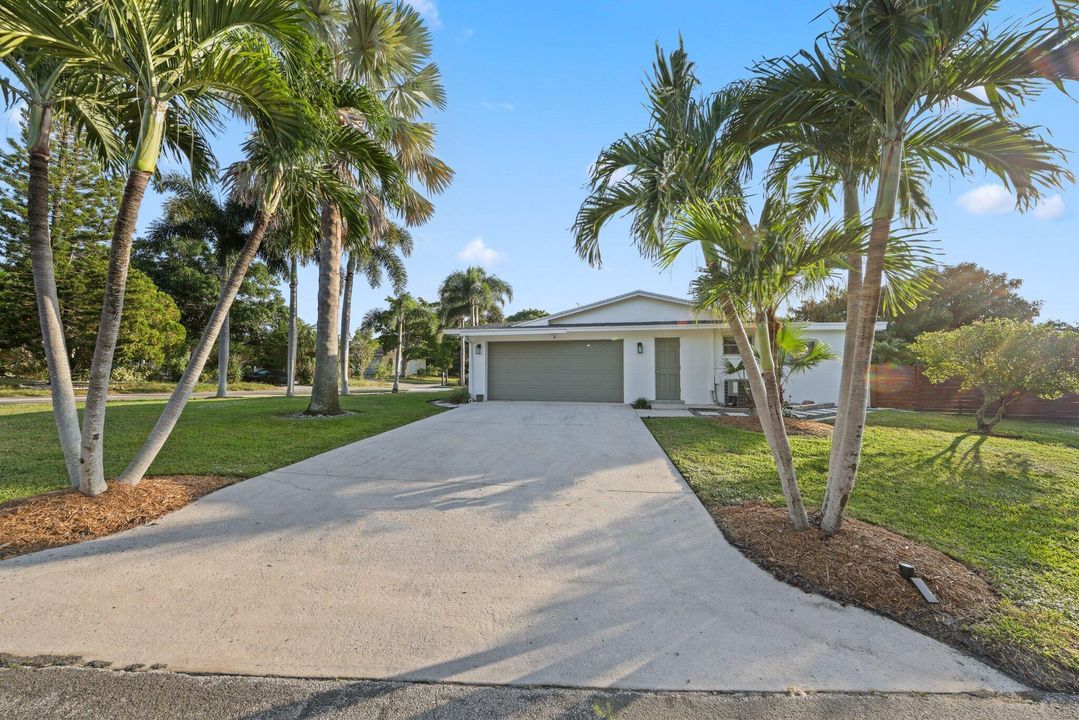 For Sale: $675,000 (3 beds, 2 baths, 1680 Square Feet)