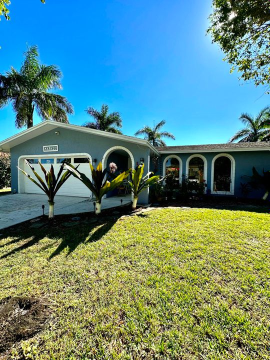 For Sale: $775,000 (3 beds, 2 baths, 1862 Square Feet)