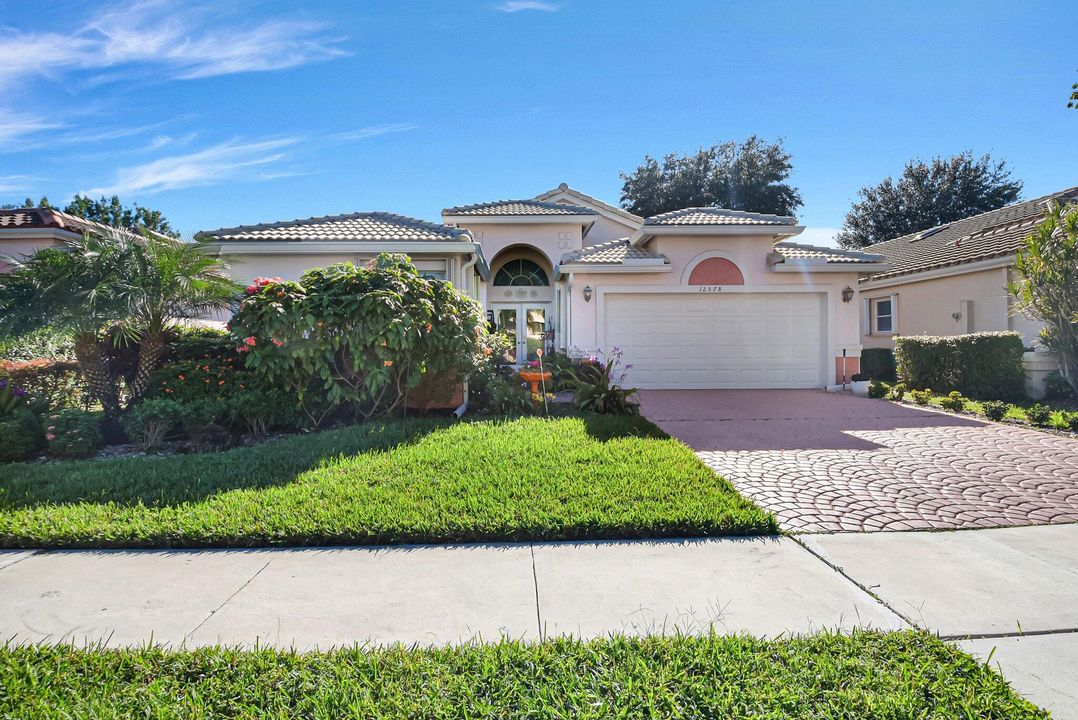 For Sale: $555,000 (3 beds, 2 baths, 2187 Square Feet)