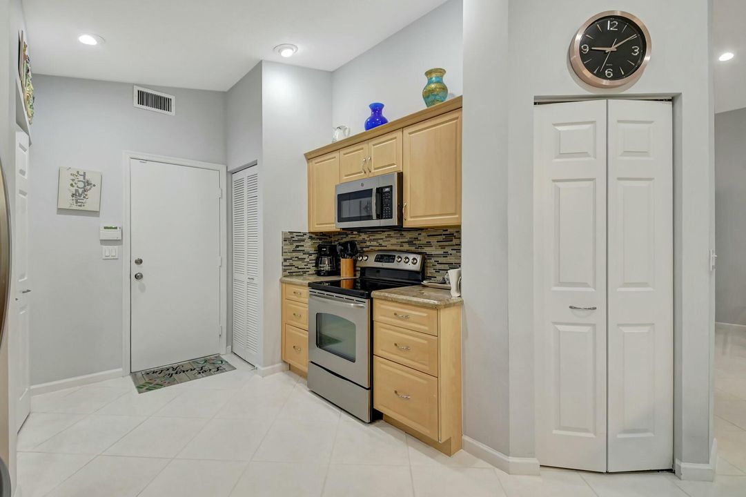 For Sale: $555,000 (3 beds, 2 baths, 2187 Square Feet)