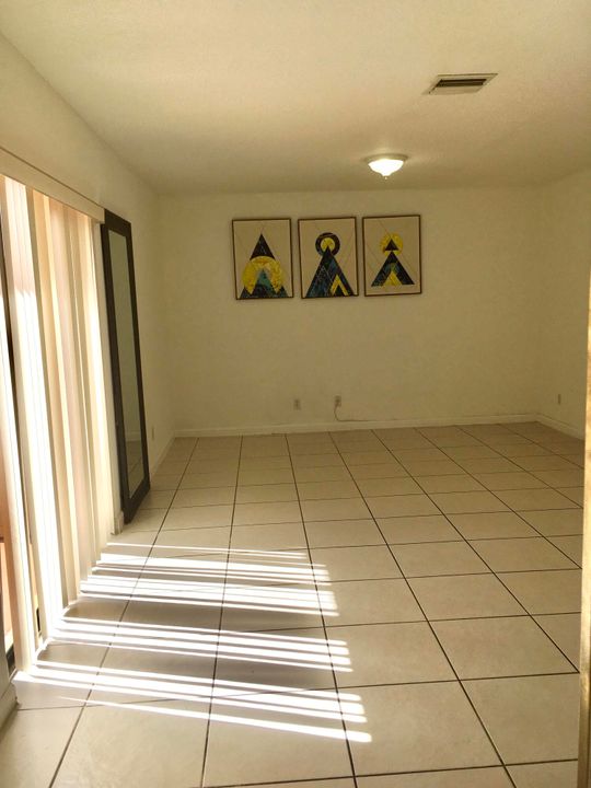 For Rent: $2,100 (2 beds, 2 baths, 1400 Square Feet)