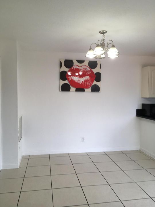 For Rent: $2,100 (2 beds, 2 baths, 1400 Square Feet)