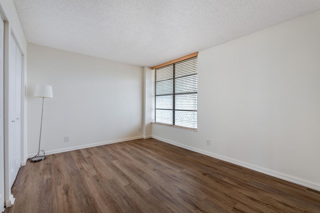 For Rent: $2,700 (2 beds, 2 baths, 1095 Square Feet)