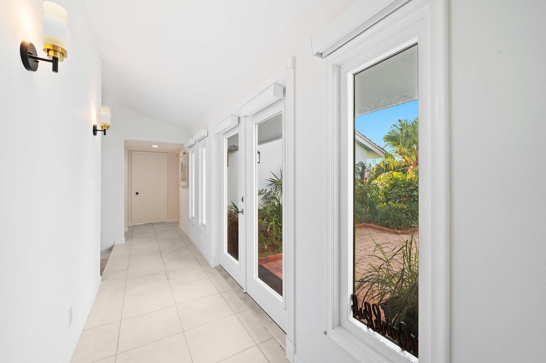 Active With Contract: $1,075,000 (3 beds, 2 baths, 2384 Square Feet)