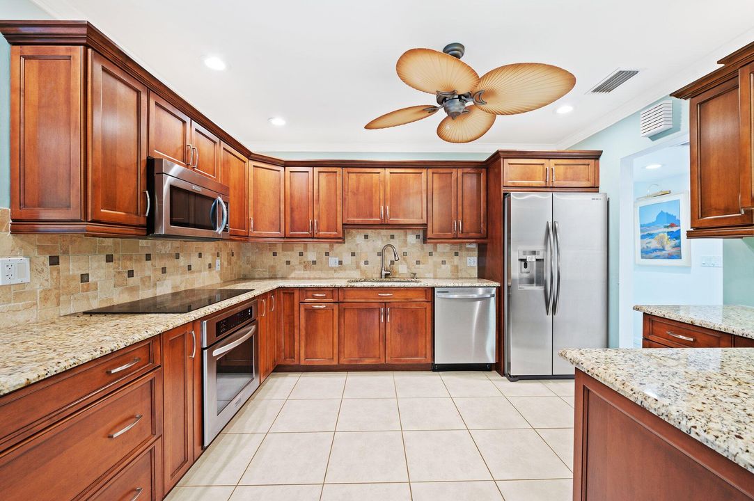 Active With Contract: $1,075,000 (3 beds, 2 baths, 2384 Square Feet)