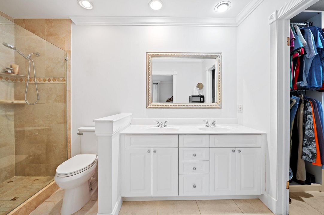 Active With Contract: $1,075,000 (3 beds, 2 baths, 2384 Square Feet)