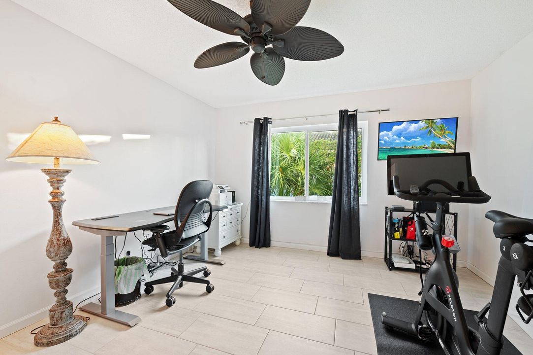 Active With Contract: $1,075,000 (3 beds, 2 baths, 2384 Square Feet)