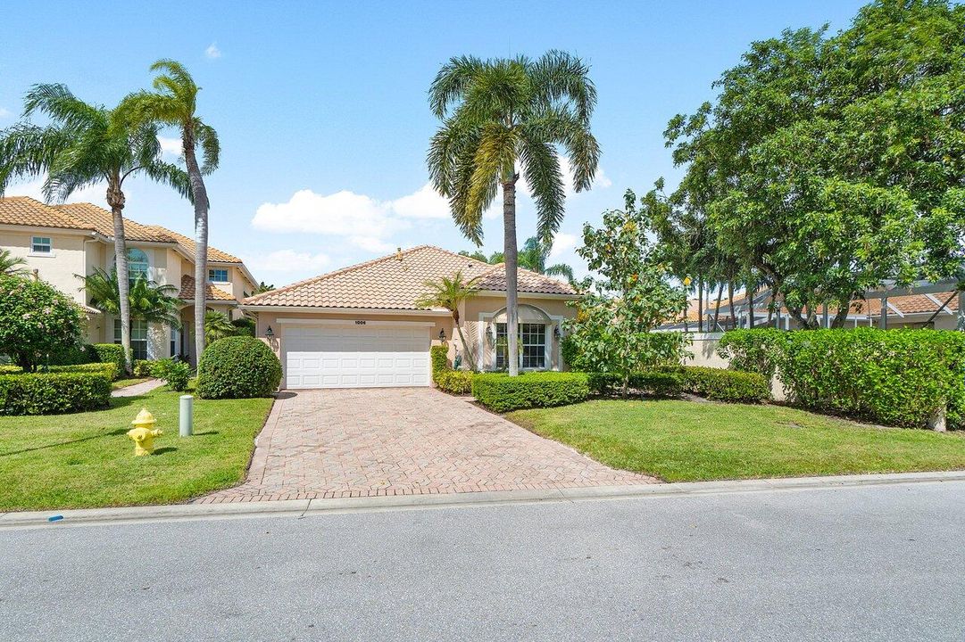 For Sale: $1,000,000 (3 beds, 3 baths, 2341 Square Feet)