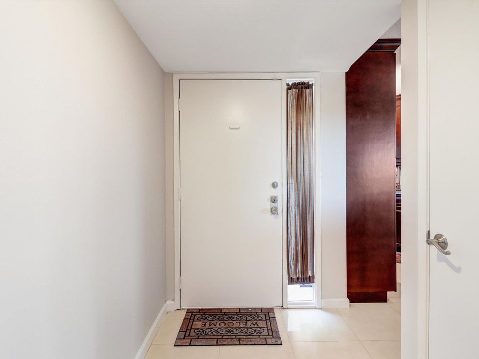 For Sale: $375,000 (2 beds, 2 baths, 1254 Square Feet)