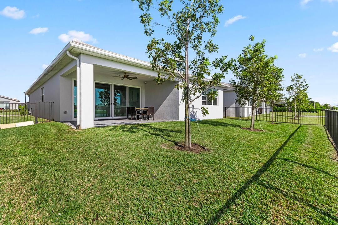 For Sale: $639,900 (2 beds, 2 baths, 2354 Square Feet)