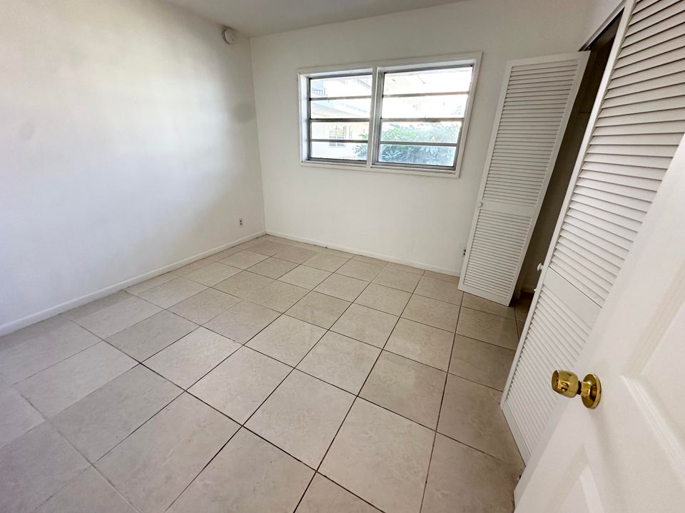 For Sale: $225,000 (2 beds, 2 baths, 1000 Square Feet)