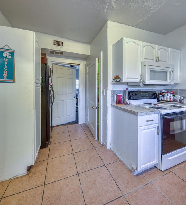 For Sale: $435,000 (4 beds, 2 baths, 1560 Square Feet)