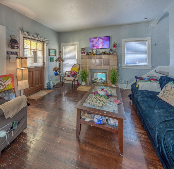 For Sale: $435,000 (4 beds, 2 baths, 1560 Square Feet)