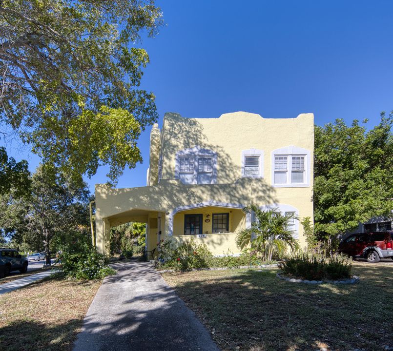 For Sale: $435,000 (4 beds, 2 baths, 1560 Square Feet)