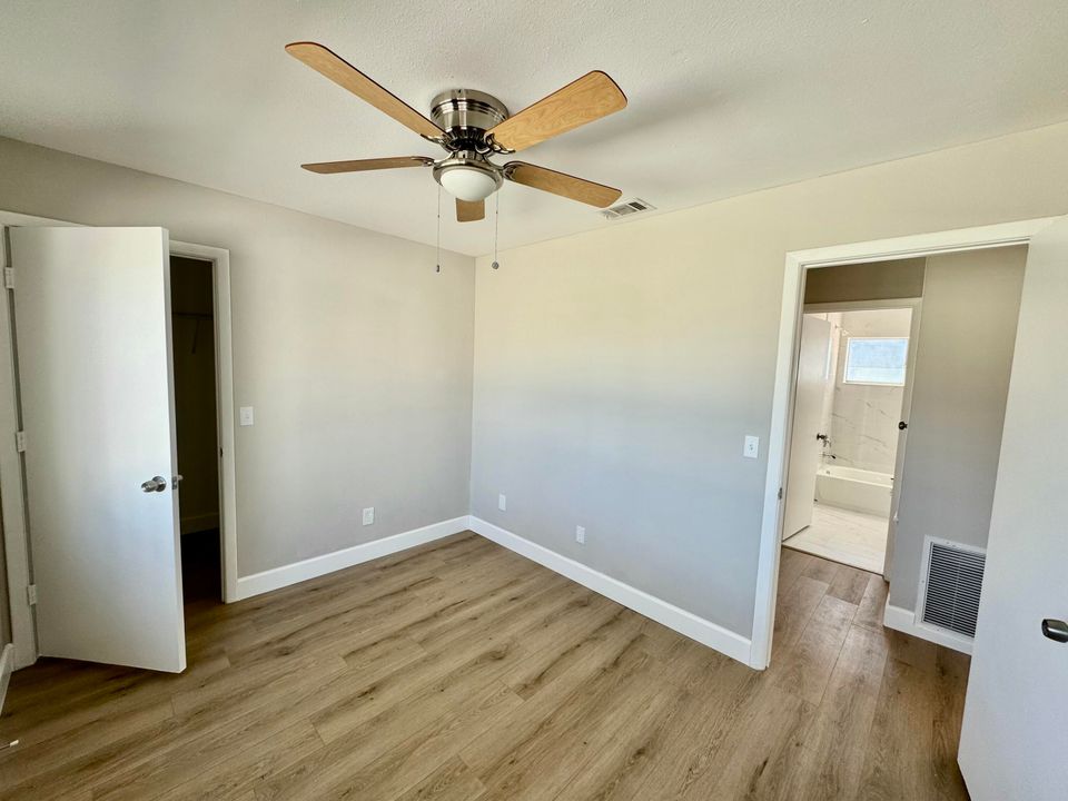 For Sale: $389,900 (3 beds, 2 baths, 1329 Square Feet)