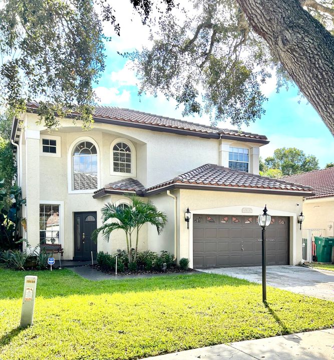 For Sale: $699,000 (3 beds, 2 baths, 2165 Square Feet)