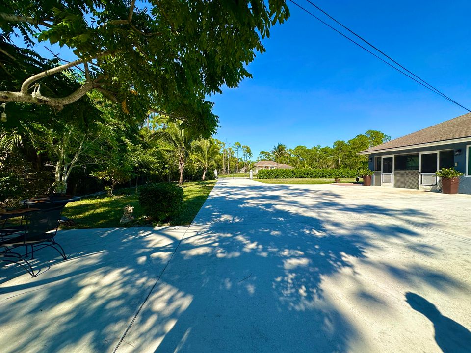 For Sale: $750,000 (4 beds, 2 baths, 2330 Square Feet)