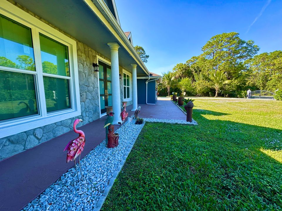 For Sale: $750,000 (4 beds, 2 baths, 2330 Square Feet)