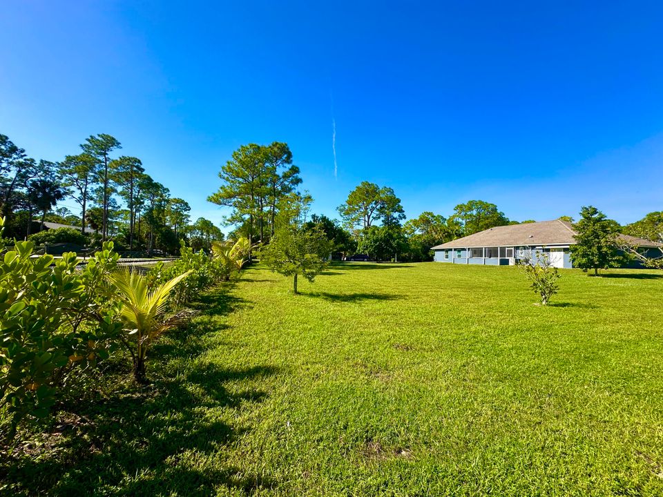 For Sale: $750,000 (4 beds, 2 baths, 2330 Square Feet)