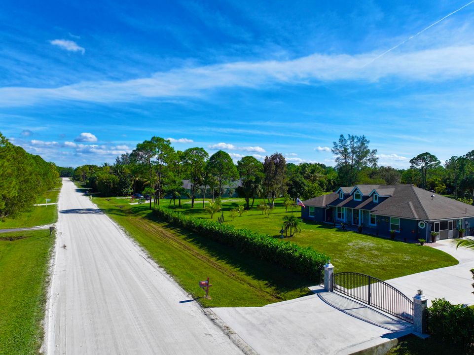 For Sale: $750,000 (4 beds, 2 baths, 2330 Square Feet)