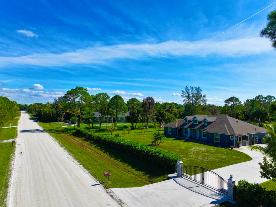 For Sale: $750,000 (4 beds, 2 baths, 2330 Square Feet)