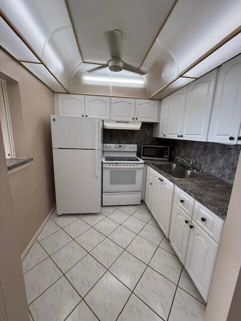 Active With Contract: $1,400 (1 beds, 1 baths, 720 Square Feet)