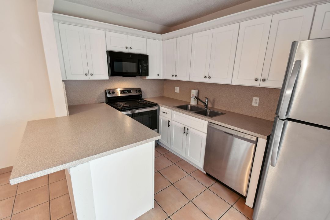 For Sale: $315,000 (2 beds, 2 baths, 1232 Square Feet)