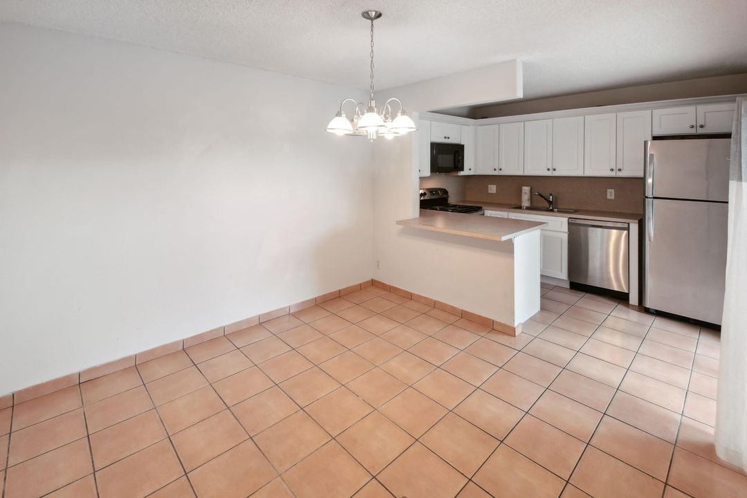 For Sale: $315,000 (2 beds, 2 baths, 1232 Square Feet)