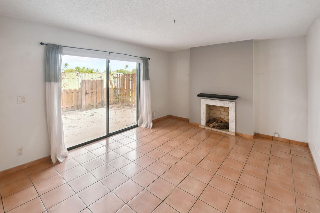 For Sale: $315,000 (2 beds, 2 baths, 1232 Square Feet)