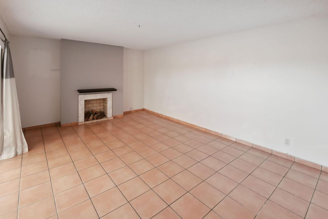 For Sale: $315,000 (2 beds, 2 baths, 1232 Square Feet)