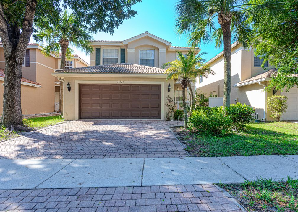 For Sale: $524,900 (4 beds, 2 baths, 2008 Square Feet)