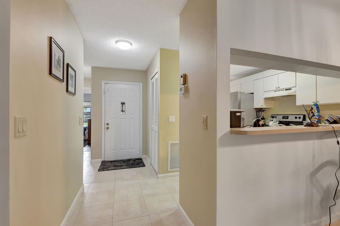 For Sale: $329,000 (2 beds, 2 baths, 1262 Square Feet)