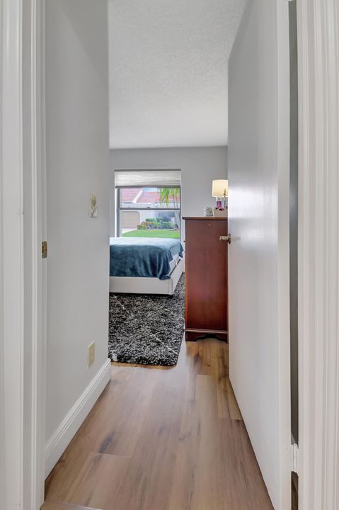 For Sale: $329,000 (2 beds, 2 baths, 1262 Square Feet)