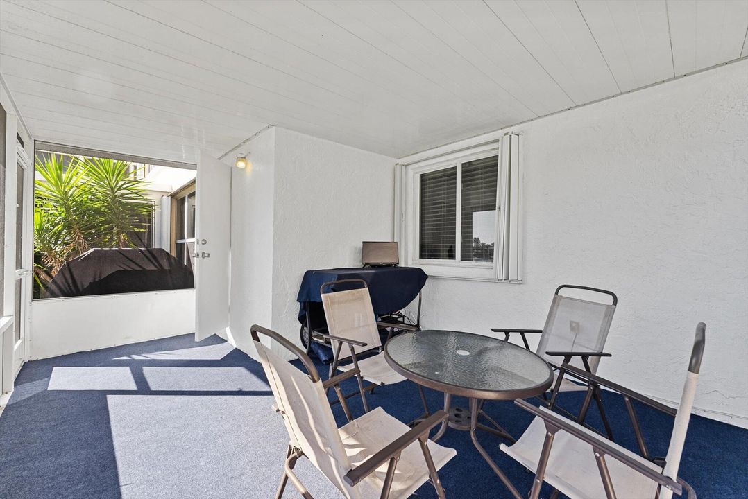 For Sale: $220,000 (2 beds, 2 baths, 1148 Square Feet)