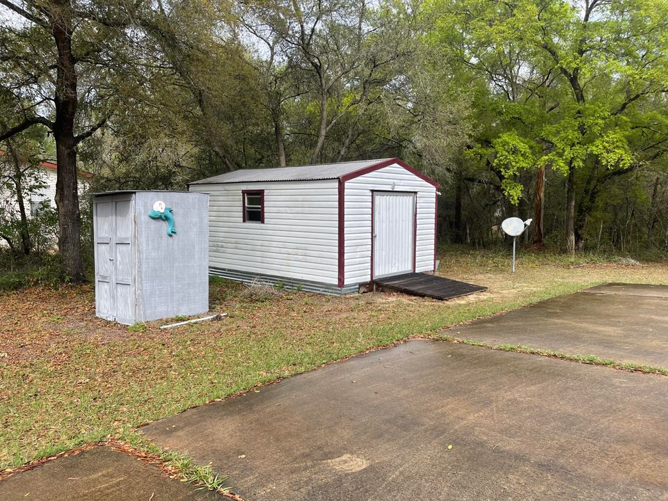 For Sale: $399,000 (3 beds, 2 baths, 2048 Square Feet)