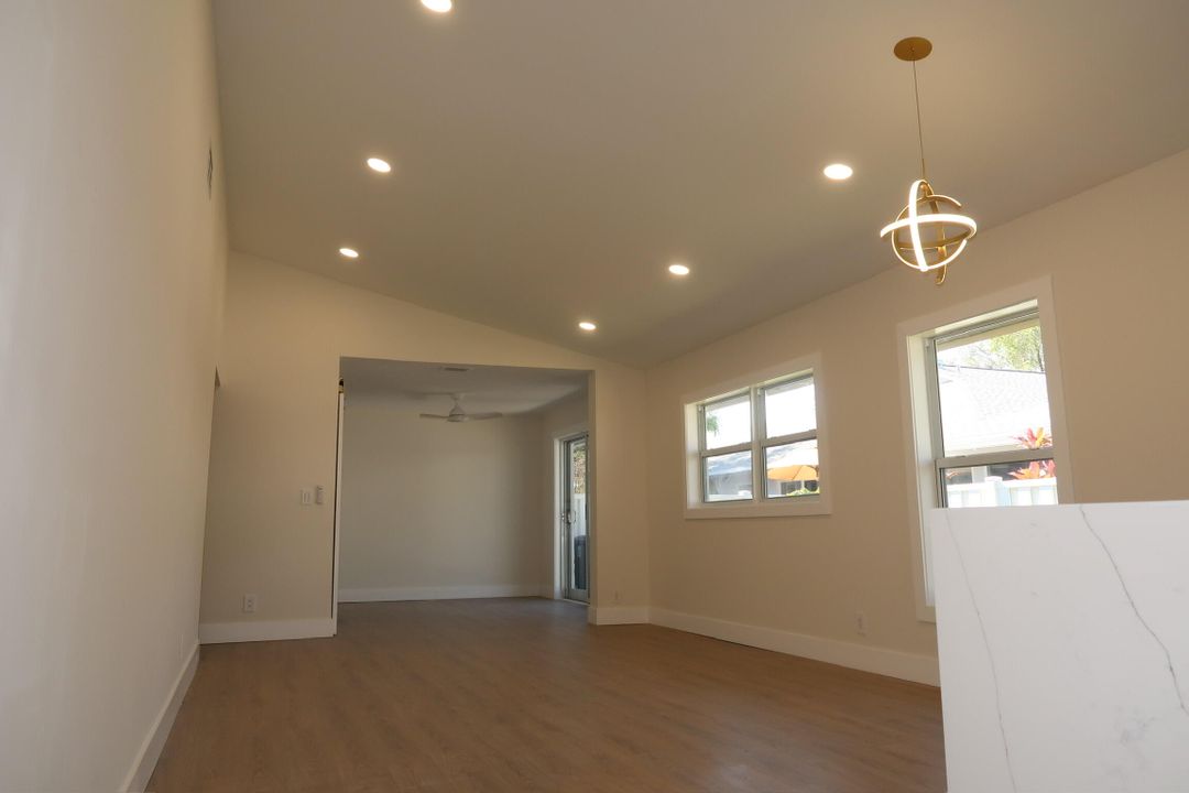 For Sale: $399,000 (2 beds, 2 baths, 1148 Square Feet)