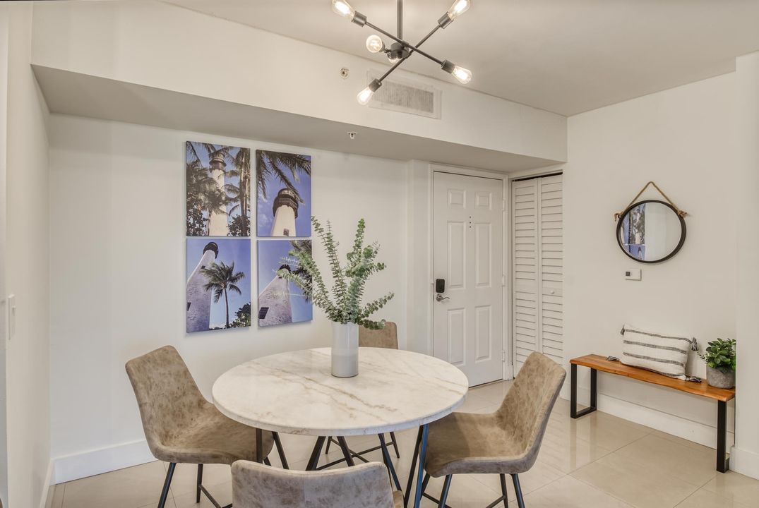 For Sale: $549,999 (2 beds, 2 baths, 1025 Square Feet)