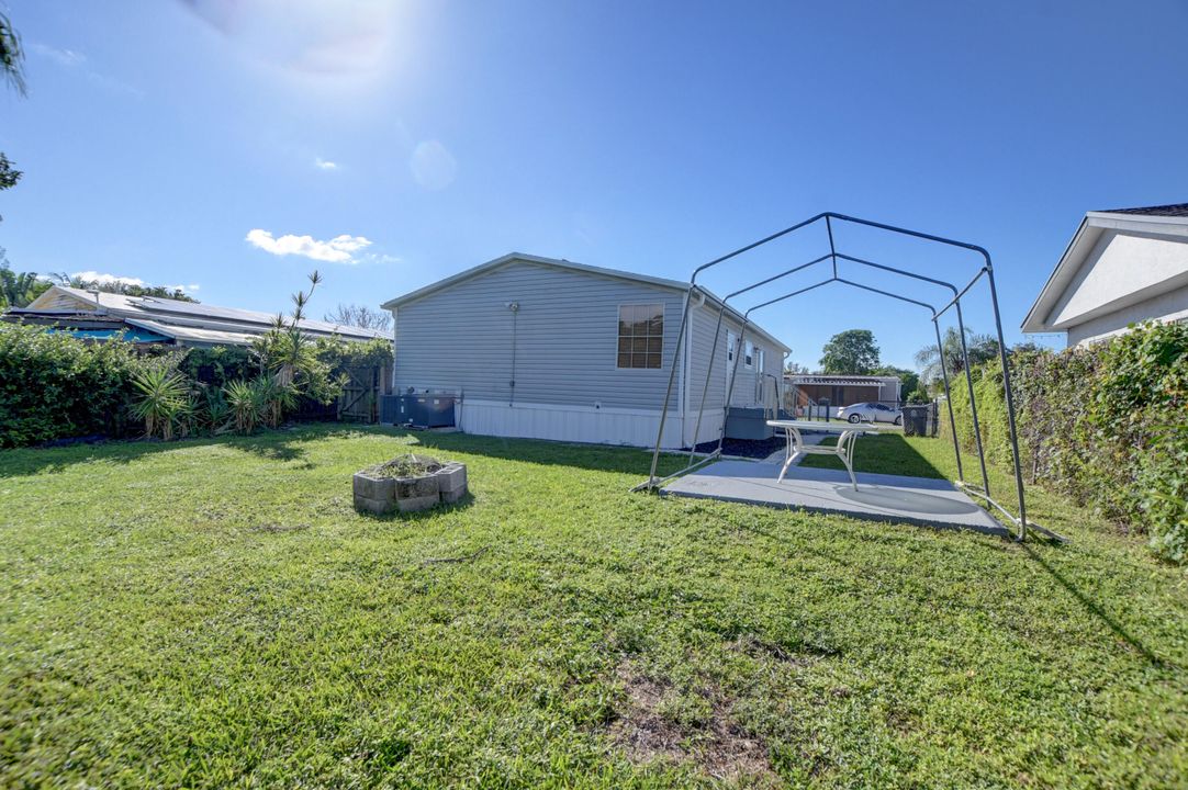 Active With Contract: $2,200 (3 beds, 2 baths, 1152 Square Feet)