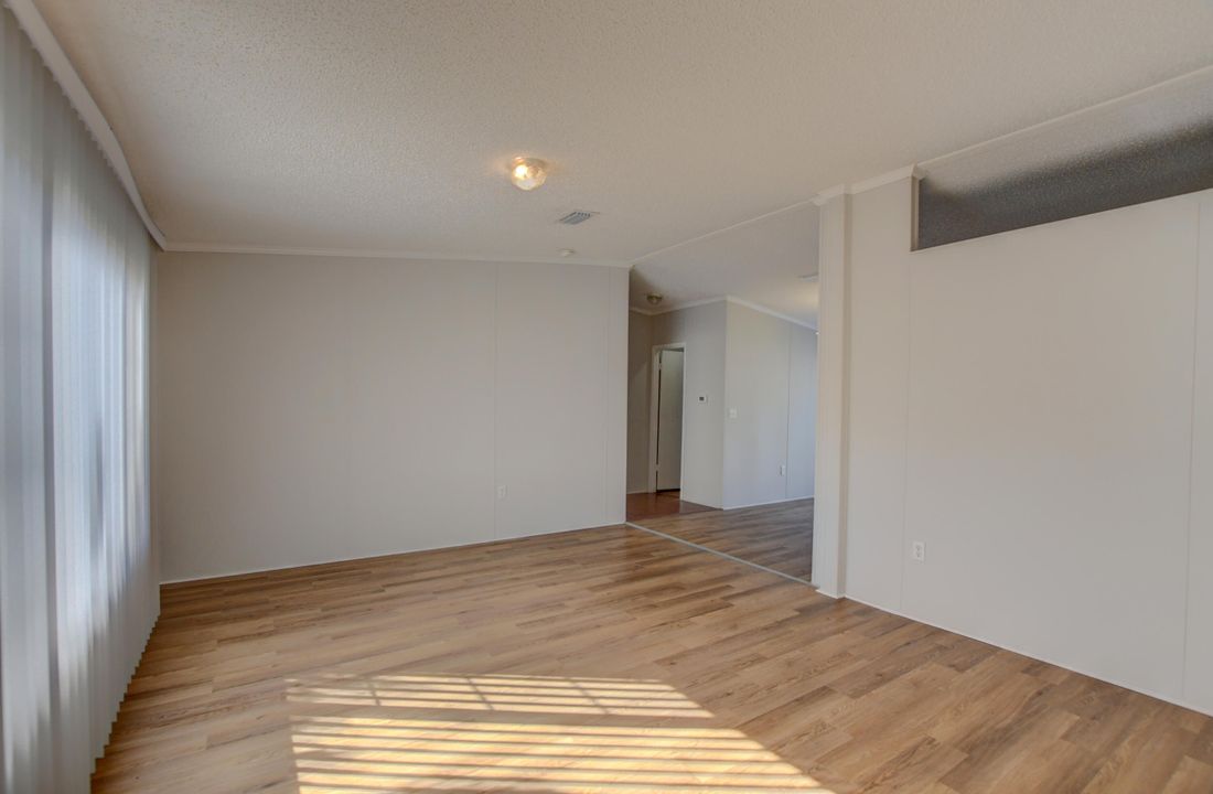 Active With Contract: $2,200 (3 beds, 2 baths, 1152 Square Feet)