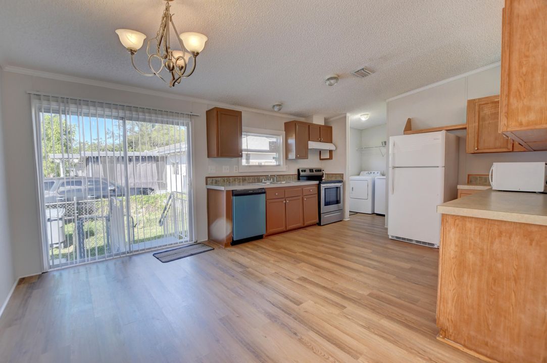 Active With Contract: $2,200 (3 beds, 2 baths, 1152 Square Feet)