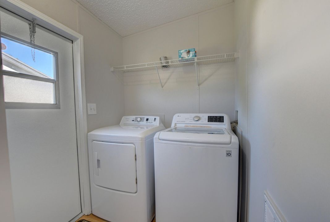 Active With Contract: $2,200 (3 beds, 2 baths, 1152 Square Feet)