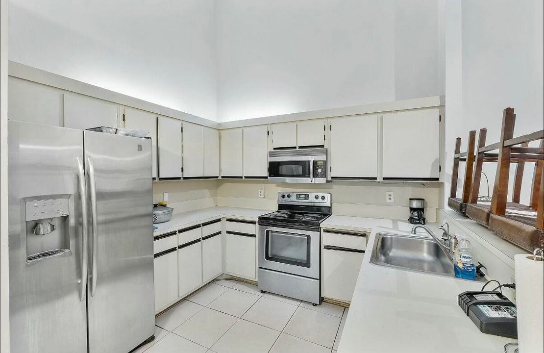 For Sale: $255,000 (2 beds, 2 baths, 1168 Square Feet)