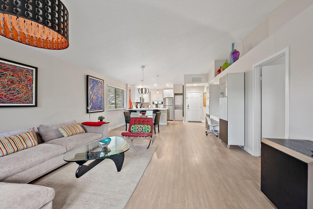 For Sale: $495,000 (2 beds, 2 baths, 1135 Square Feet)