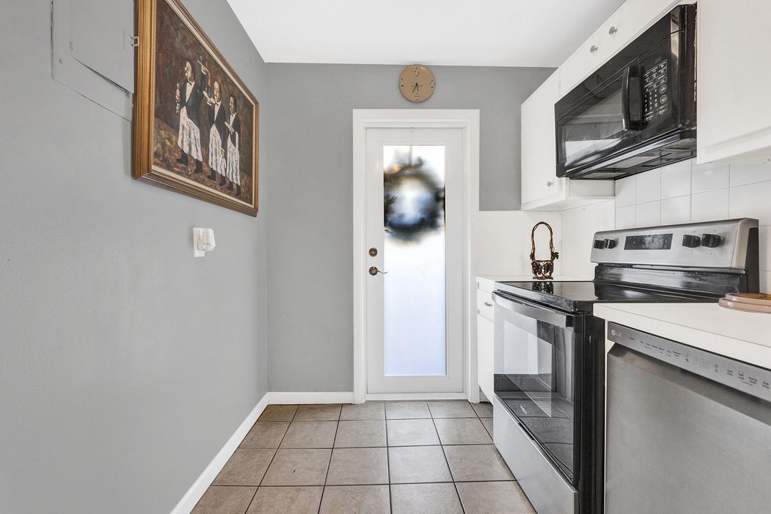 For Sale: $259,000 (2 beds, 2 baths, 1080 Square Feet)