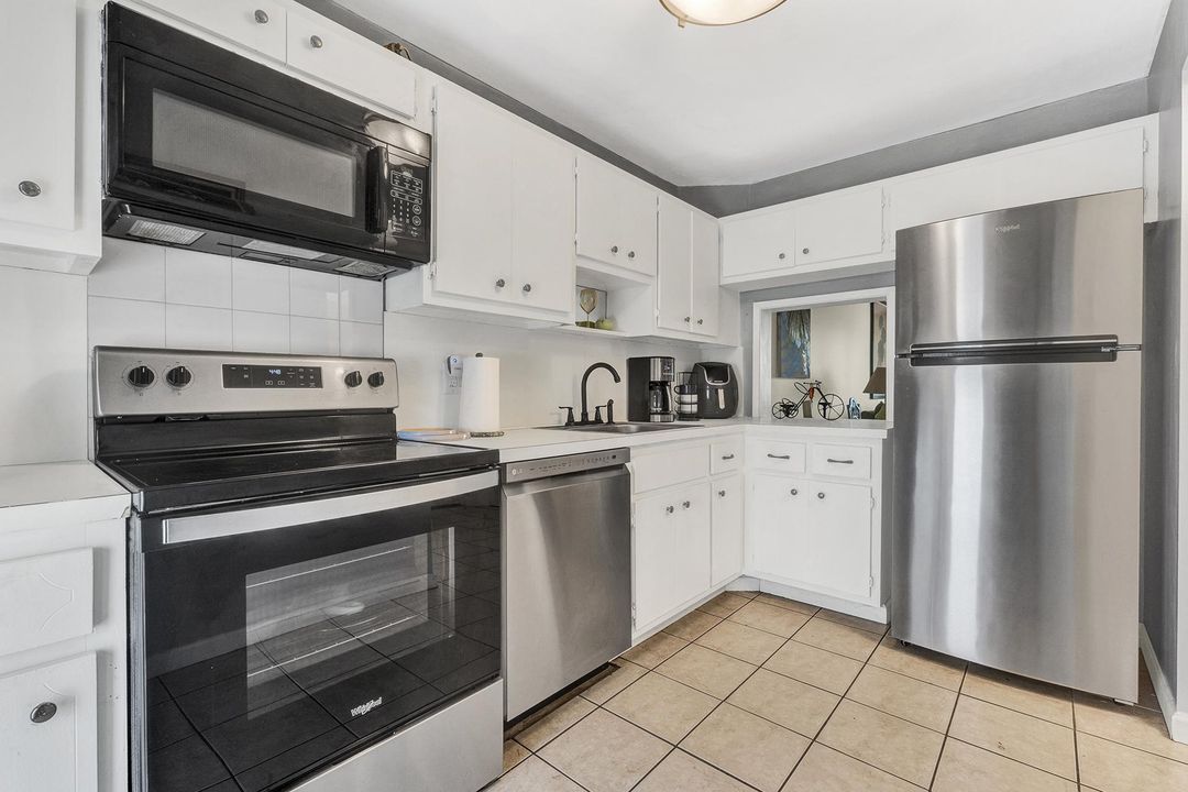 For Sale: $259,000 (2 beds, 2 baths, 1080 Square Feet)