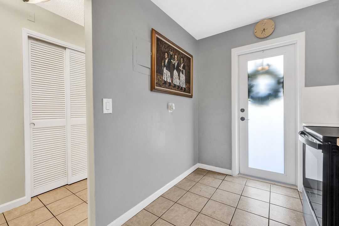 For Sale: $259,000 (2 beds, 2 baths, 1080 Square Feet)