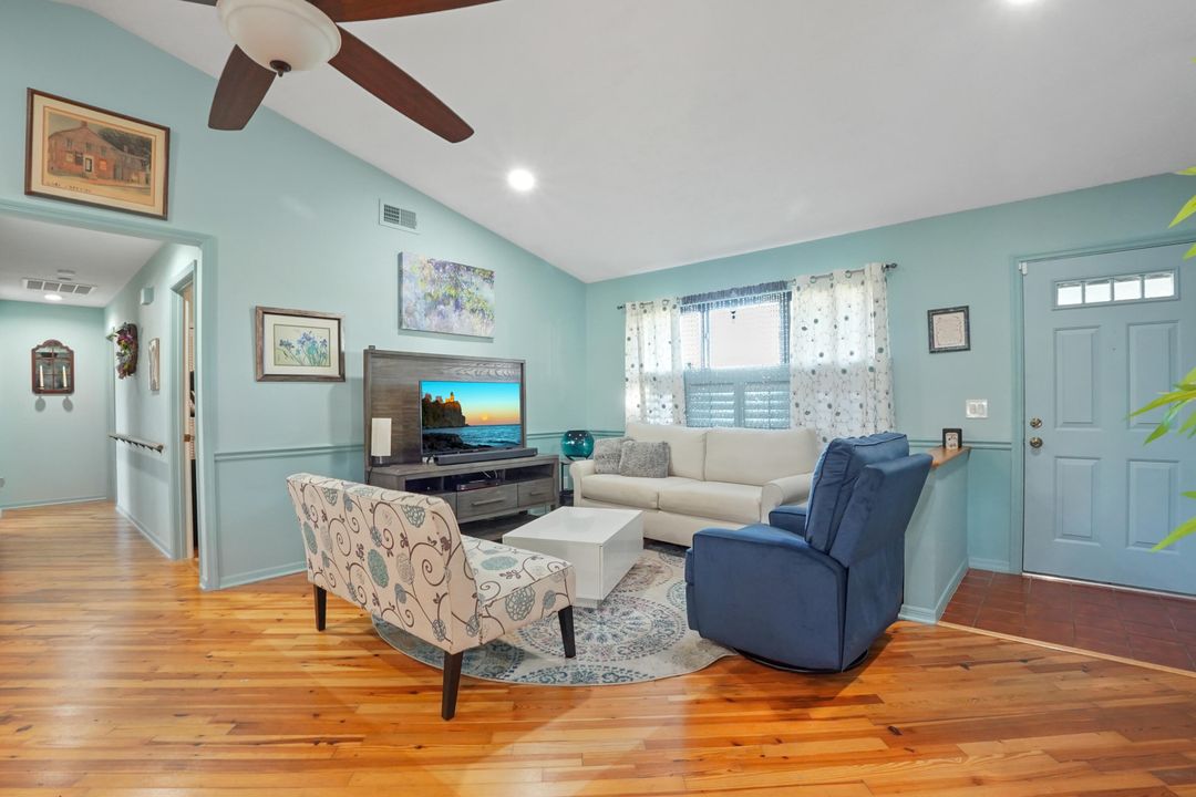 For Sale: $466,000 (3 beds, 2 baths, 1400 Square Feet)