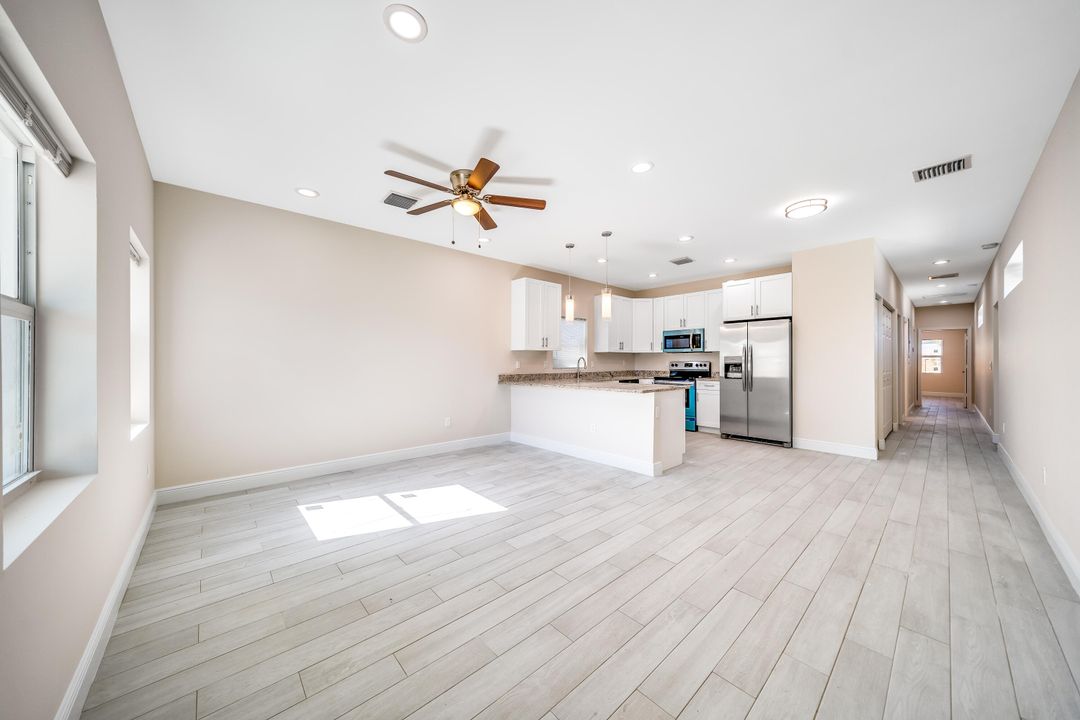 For Sale: $419,900 (3 beds, 2 baths, 1177 Square Feet)