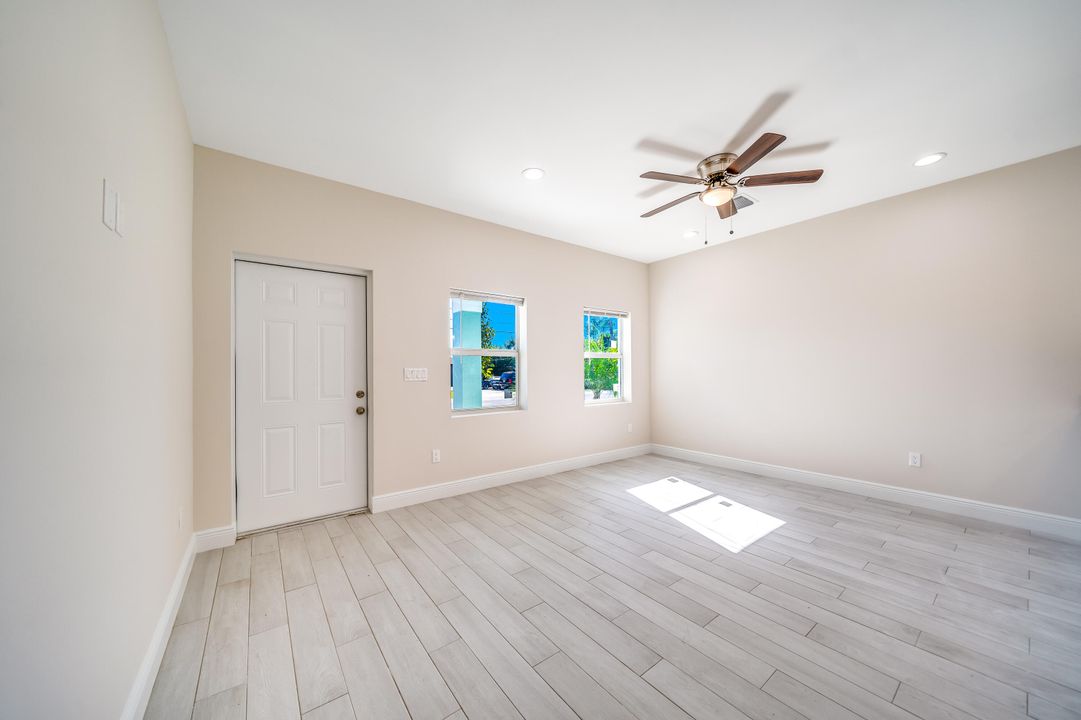 For Sale: $419,900 (3 beds, 2 baths, 1177 Square Feet)